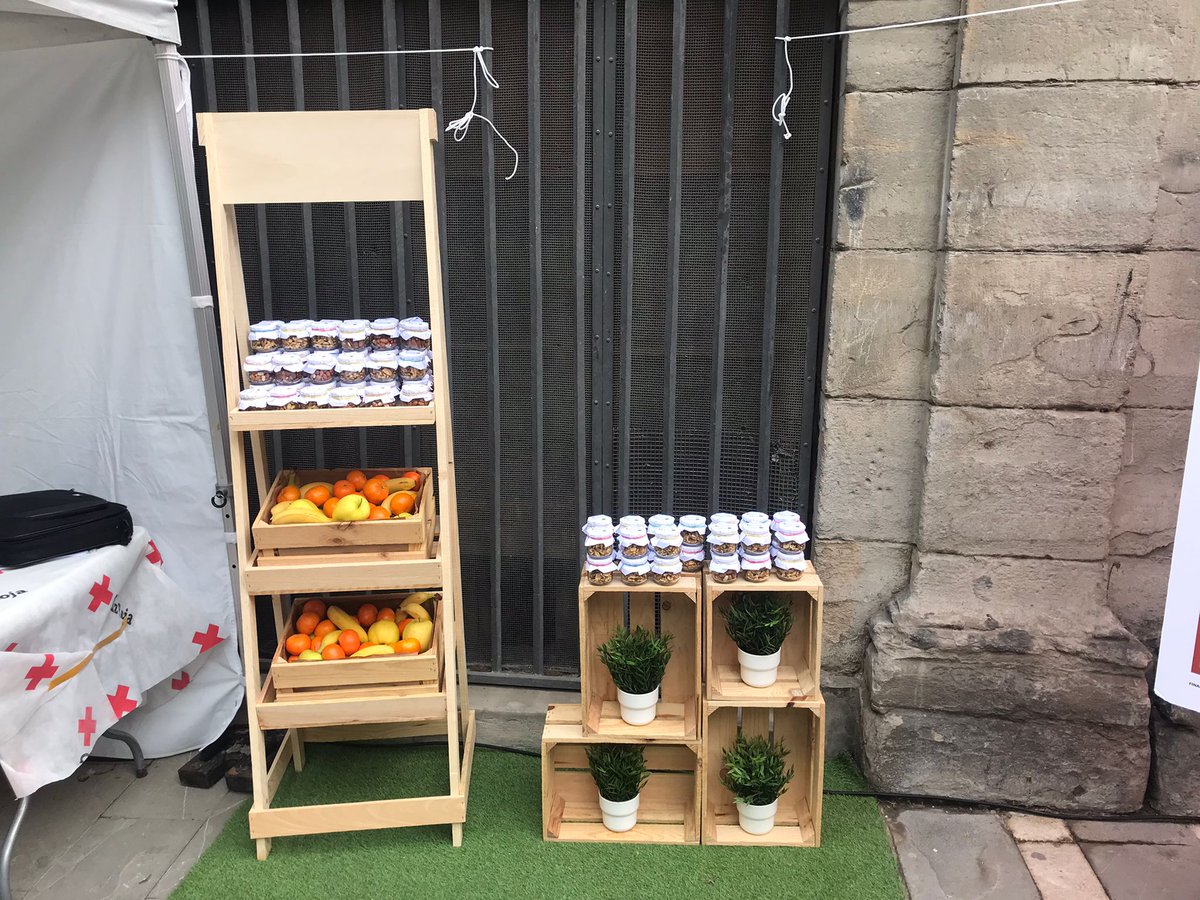 CruzRojaNavarra's tweet photo. Hoy hemos estado en la jornada “Nuevos horizontes en envejecimiento y salud”, de los proyectos europeos #Aptitude y #Optimage, y de la mano de #Navarrabiomed, con “¡Cuídate y sé mayor saludable!”, talleres sobre envejecimiento activo y saludable, en el Rincón de la Aduana. https://t.co/QEV3q4O92v