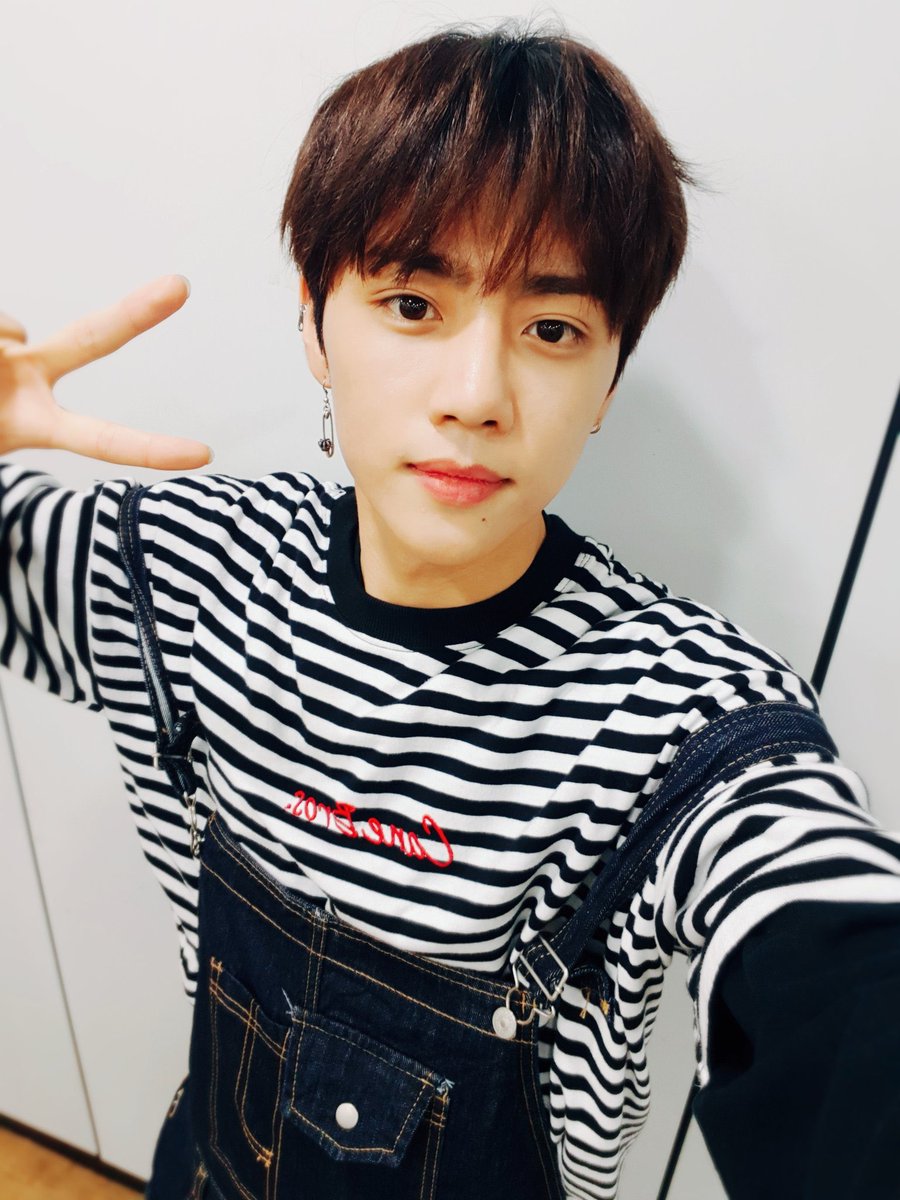 180507 #더보이즈 #선우 $unwoo 

미공개덥즈파일 

THE BOYZ CHILDREN’S DAY👼🏻