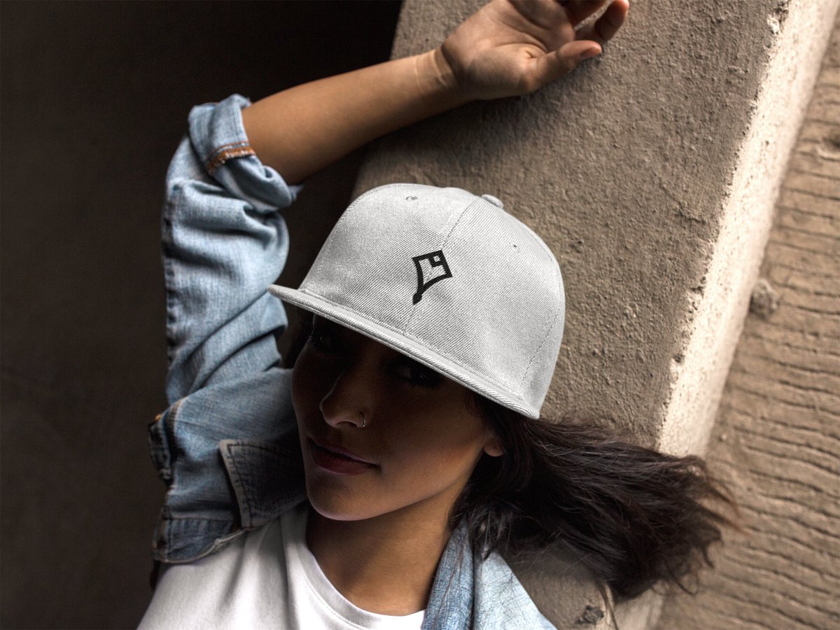 DeepSeated_Wear's tweet photo. Todey the sun is hot! Put an hat in your head 🤣 https://t.co/v5UDibIAEp