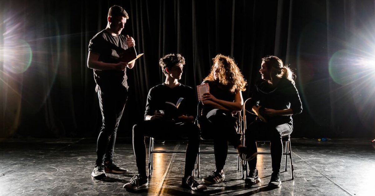 LyricBelfast's tweet photo. 📣CALLING ASPIRING ACTORS 📣

Have you got the stage in your sights?
Look no further than our #DramaStudio, a 14 week course on Saturdays &amp; Tues evenings for ages 18-25.

Rigorous. Intensive. Challenging. Worth it! 

Apply now: https://t.co/cMbz8YgjQJ https://t.co/hZemasDiLy