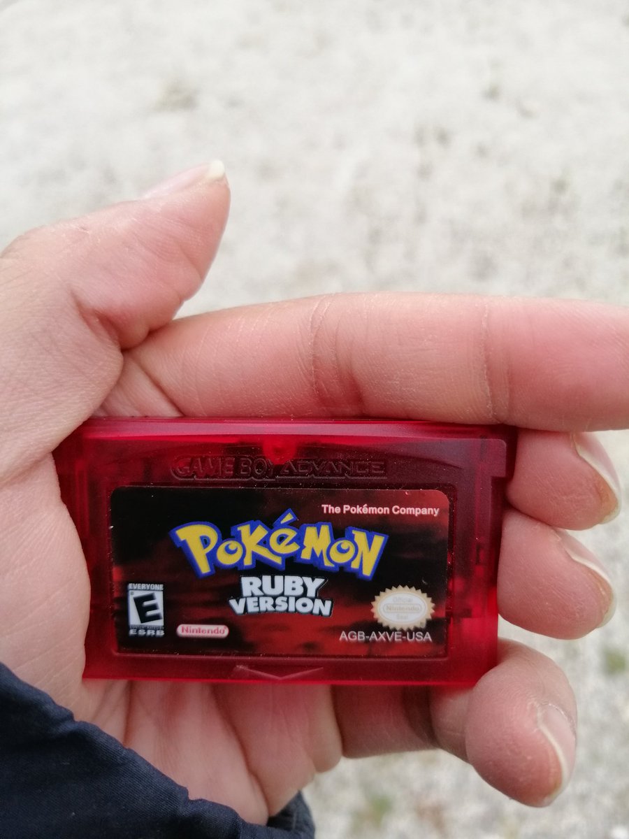 So how was today's episode? :O will make a video about it asap.

In the meantime I wanna share my latest flea market purchase! 
getting the english version of a pokemon game in Germany is actually really rare. xD

Maybe that's why it was only around 12$ ^^