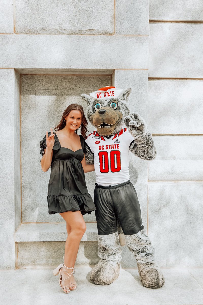 Meet Peyton Boyette 👋🏼 Peyton is graduating with a bachelor’s degree in Psychology and a minor in Health.

“One of my favorite memories in the Health minor program was creating and implementing a practicum into the community.”

Congratulations, Peyton! 🐺🥳 #NCState22