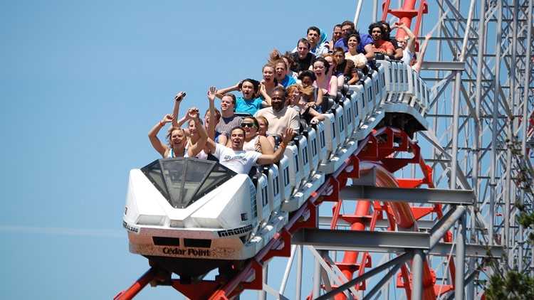 landofthe80s's tweet photo. The Magnum XL-200 roller coaster mades its debut at Cedar Point amusement park in Sandusky, OH today in 1989. At the time it was the built it was the tallest, fastest &amp; steepest complete-circuit roller coaster in the world! Are you a fan of roller coasters? #80s #1980s https://t.co/ZYpBrGTsaO