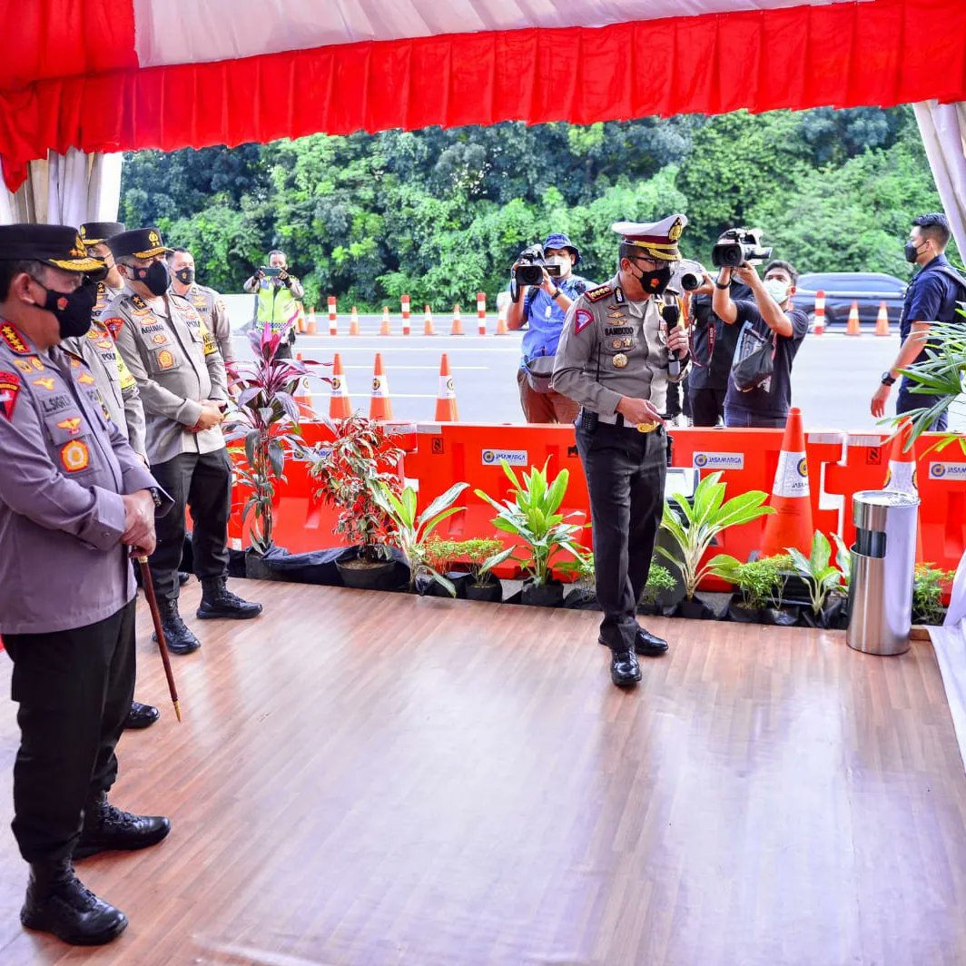 MargasariP's tweet photo. Kapolri Pastikan Polisi akan Berikan Pelayanan Maksimal Hadapi Arus Balik Lebaran https://t.co/WTiNtFuOad