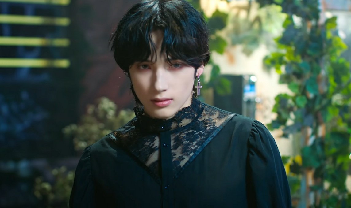 yeonfarie's tweet photo. HUENING KAI WHAT THE FUCK https://t.co/wNcfT3CABM