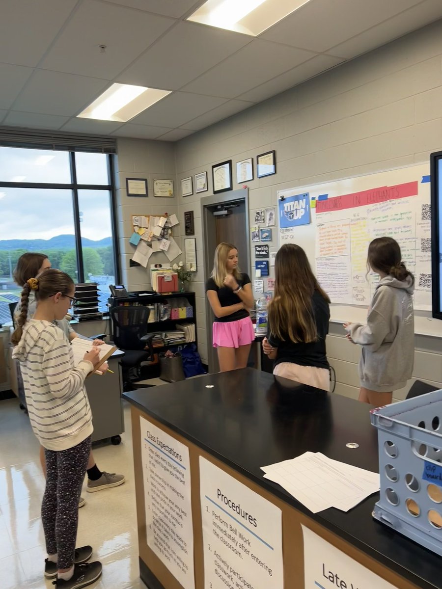 wcsBHSrl's tweet photo. Honors Biology presented their @BIOINTERACTIVE Scientist at Work Projects today. Love days like this with a busy room of students sharing science! https://t.co/XRyk9HGCla