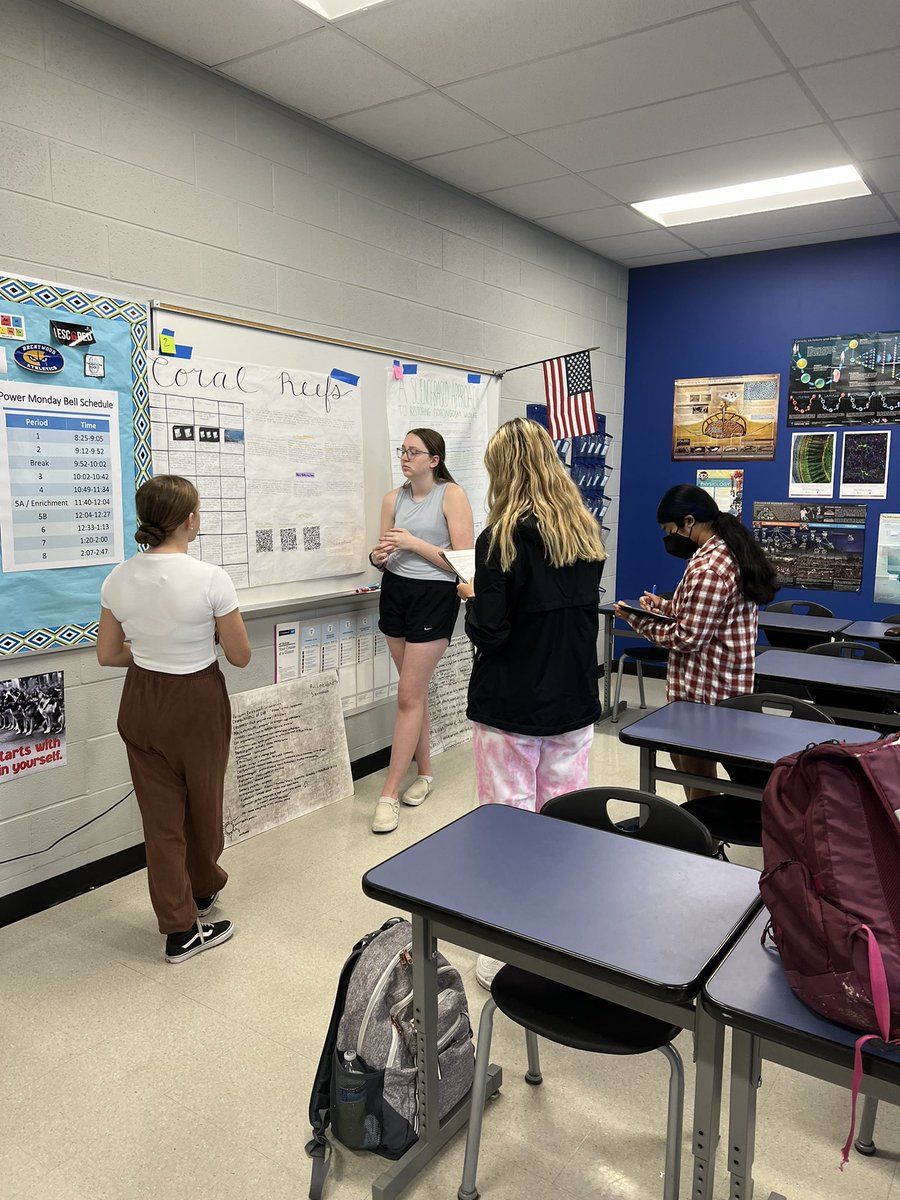 wcsBHSrl's tweet photo. Honors Biology presented their @BIOINTERACTIVE Scientist at Work Projects today. Love days like this with a busy room of students sharing science! https://t.co/XRyk9HGCla