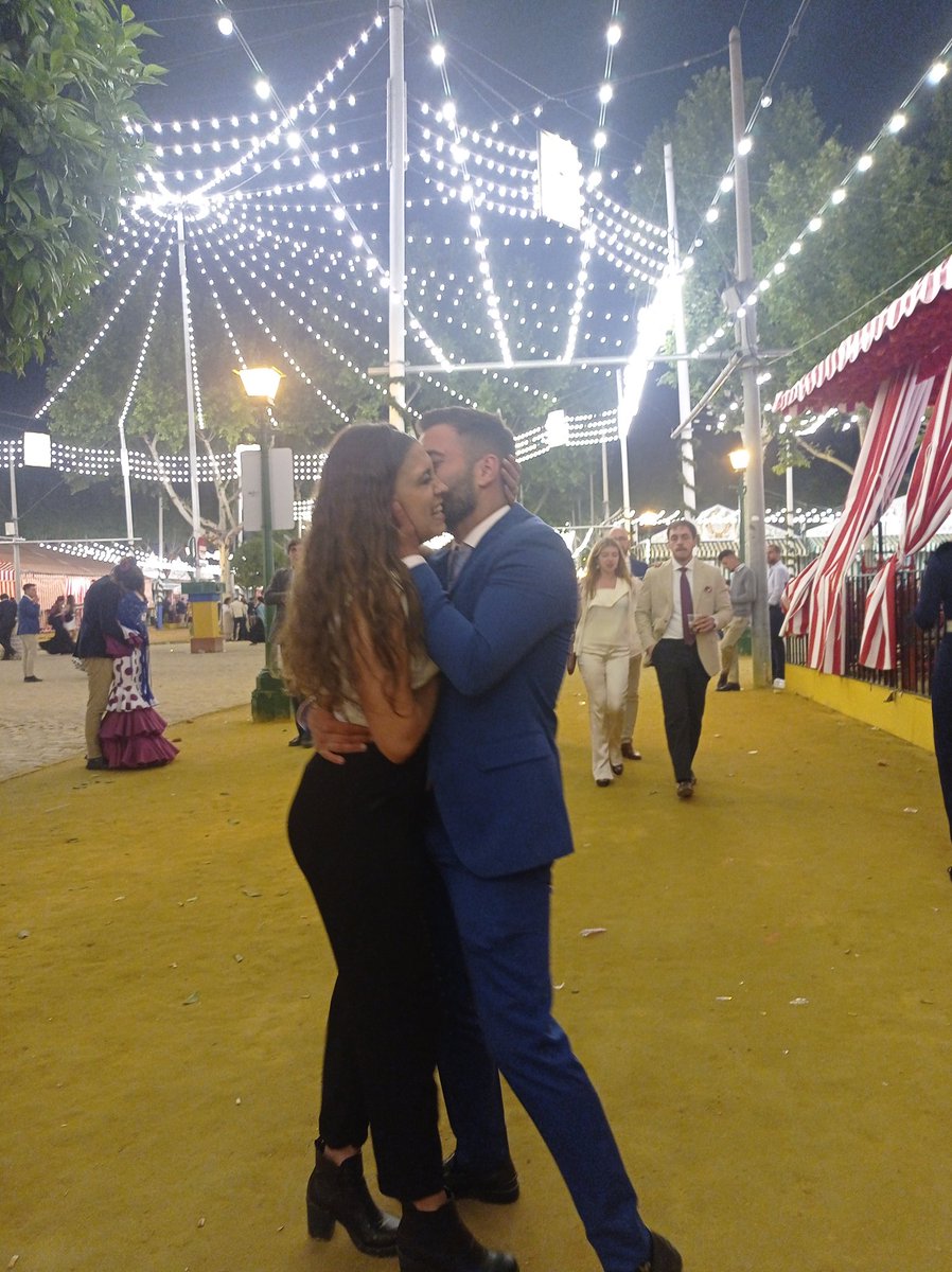 LydiaPerez_24's tweet photo. Sevilla en primavera 💐🎡🎆 https://t.co/IeyBEIRevz