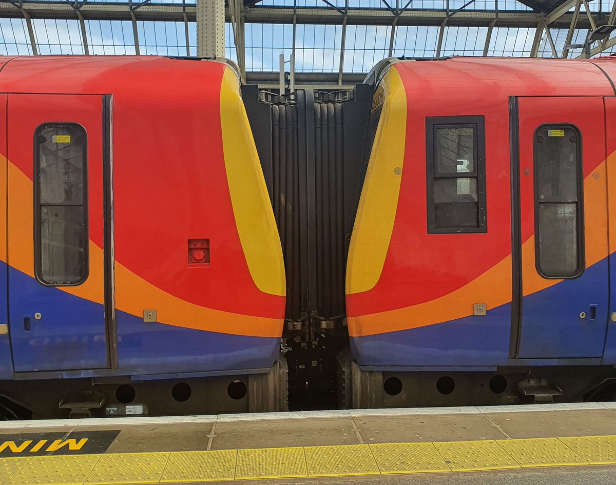 JamesTGlossop's tweet image. 2 Class 458s at London Waterloo Station earlier this afternoon. (06/05/2022) #LondonWaterloo #class458 #trains #Railways @JedKendray @303032_trains @RailwaySymmetry