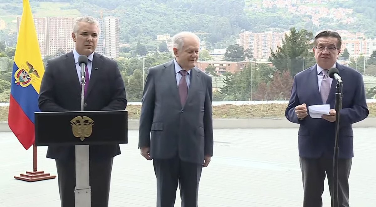 MinSaludCol's tweet photo. ¡ATENCIÓN! El presidente @IvanDuque y el ministro @Fruizgomez anuncian el inicio de la aplicación del segundo refuerzo de la vacuna contra el COVID-19, para mayores de 50 años. https://t.co/WQ0wI2dQ2D