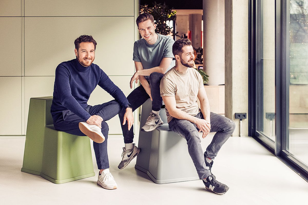 aivyapp's tweet photo. #Good #times oder: Wie wir aussehen, wenn wir bald coole #News mit euch teilen können 😆 

Wer hat schon eine Idee, was es sein könnte? Haut es mal in die Kommentare 🦊 

#happyweekend #funattheoffice #founders #startup #aivy #gamebased #assessments #hrtech https://t.co/Xrohud4Qf3