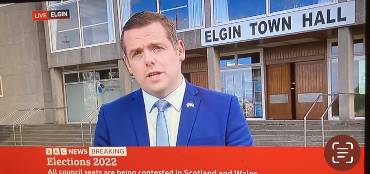 MrJohnNicolson's tweet photo. Scottish Tory leader Douglas Ross - surrounded here by his key supporters - refusing to tell @thehuwedwards whether he wants Boris Johnson to lead the Tories into the next General Election. #SLG22 https://t.co/CDh2lqYG1A