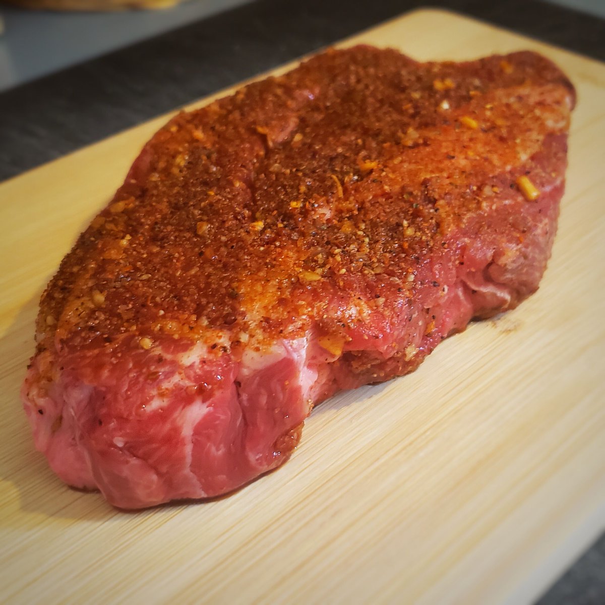BlackMtnBison's tweet photo. The bison chuck steak: easy on the eyes, easy on the wallet, easy to cook, easier to eat.  🤣😉
#bison #bisonbisonbison #bisonsteak #eatbison #meatlover #naturalmeat #realmeat #carnivore #eatsimple #buffalo #steak #coloradoproud #rmba https://t.co/VmwVoKuo7l