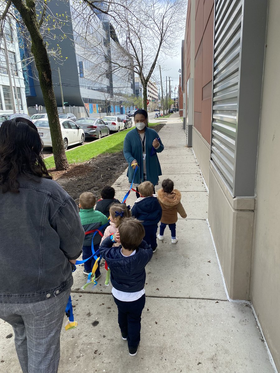 prenurserybisc's tweet image. Our #talentedtadpoles are walking into the weekend! 🥳 #HappyFriday
#toddlers #bisclp #bischicagolp #bisclincolnpark @BISCLincolnPark