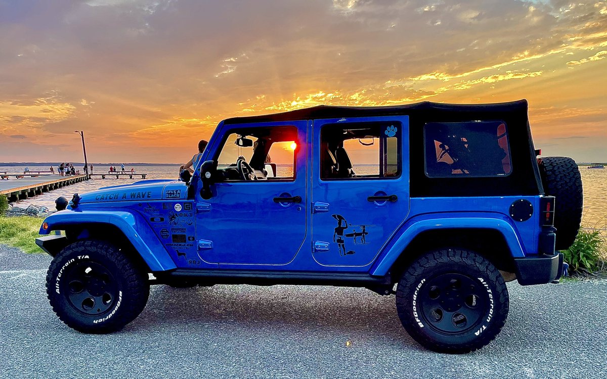 CatchaWave12's tweet photo. @Jeep_Life #Hydroblue https://t.co/DhKhmPLcr9