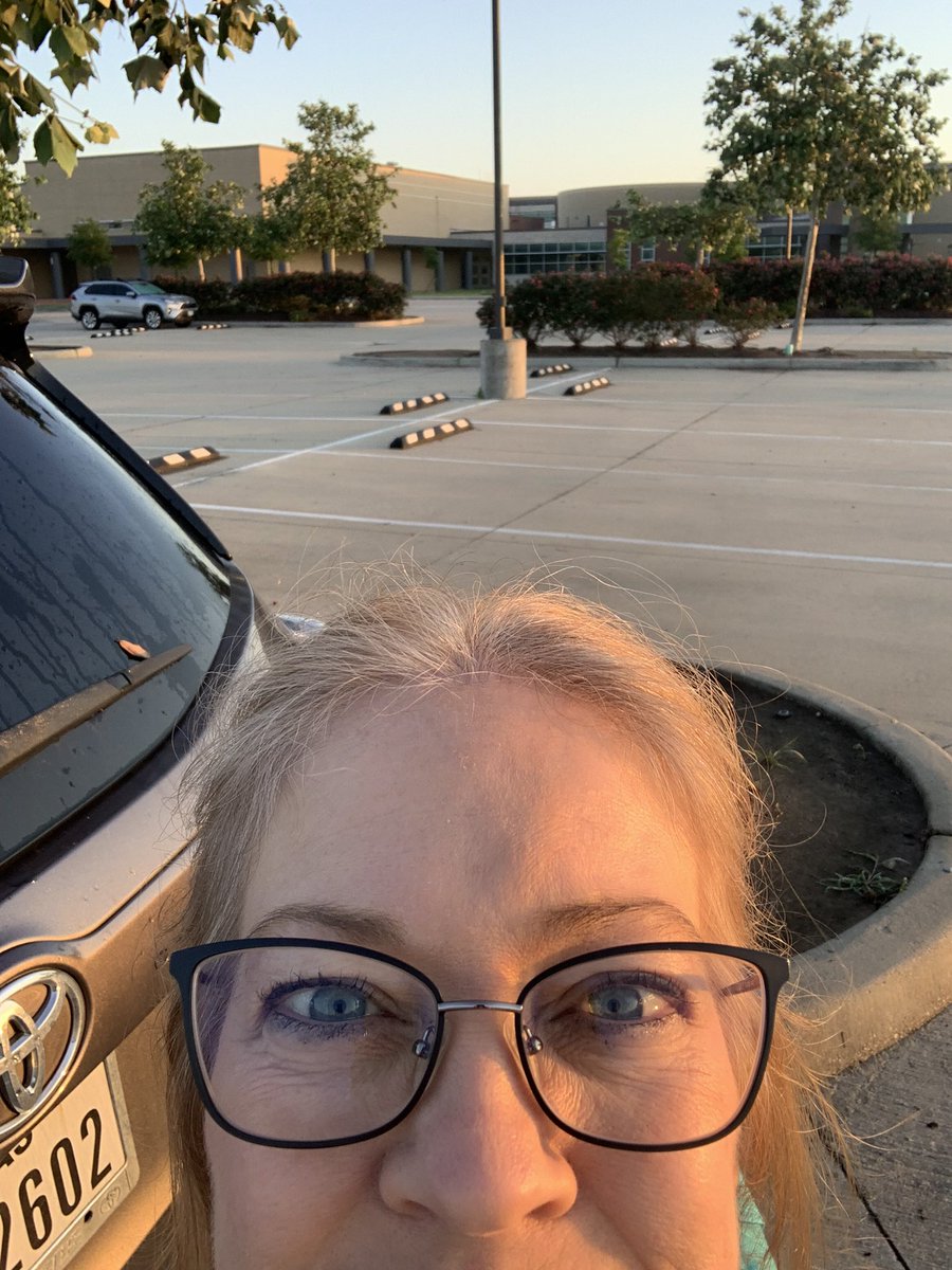 Julie Mayer tweet media