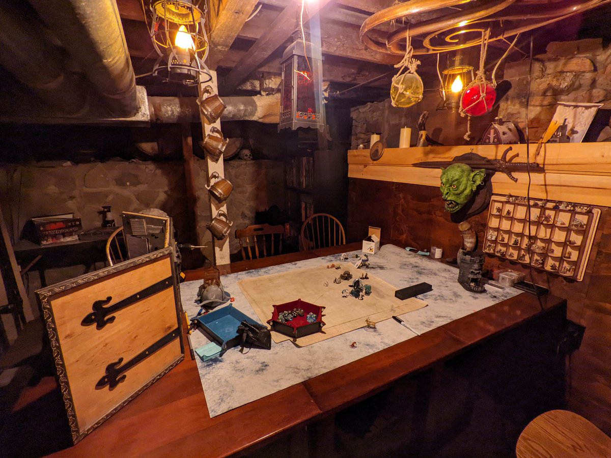 Wh33lard's tweet photo. @kenaovsa Well don't take off before you roll some dice in this bad boi. https://t.co/rpR55EtFPq
