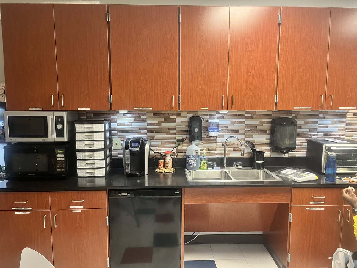 TMSACharlotte's tweet photo. QCSS K-5 teachers got a special surprise this morning from the admin team! Check out their new teacher’s lounge space!
#qcsslions #LionStrong https://t.co/8qb8lOsTm2