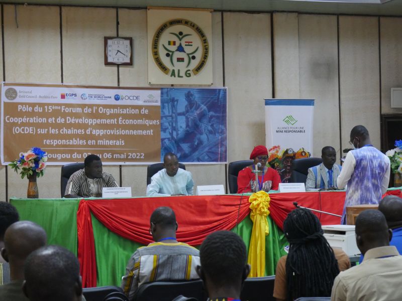 OECD_BizFin's tweet photo. 💡This year's @OECD Forum on Responsible #Mineral #SupplyChains ⛏️💎 integrated regional hubs in 🇨🇩, 🇧🇫 &amp; 🇨🇮 to facilitate access to Forum discussions for local business, civil society &amp; government.

Register to watch the sessions on replay▶️https://t.co/boKRGZhwkH

#OECDrbc https://t.co/7B3oAzgMmH