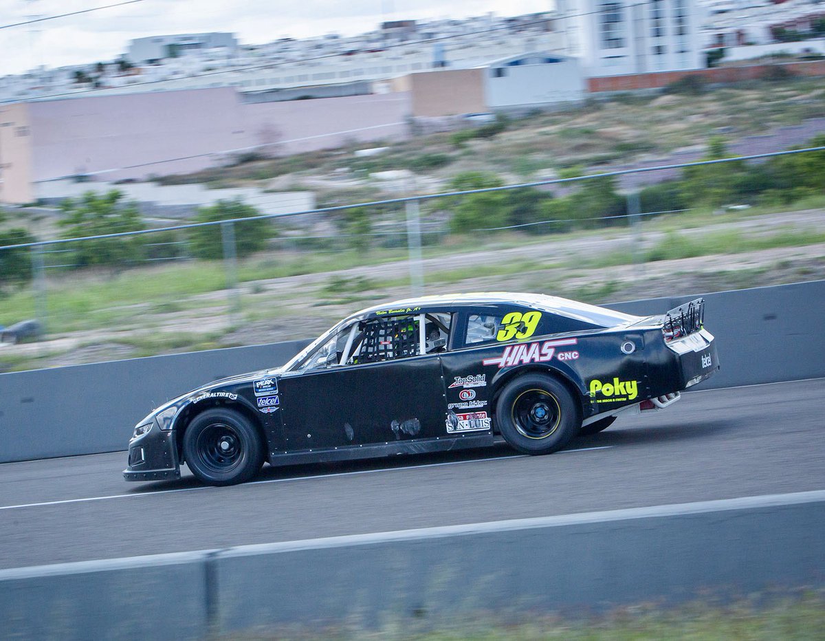 👉 <a href="/vbarrales39/">Victor Barrales Jr</a>, vuelve a NASCAR Challenge en Querétaro: bit.ly/3kLW99K
🛞 #ComisiónPista