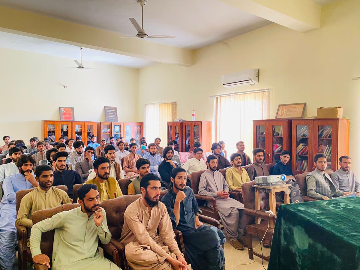 IsrarAhmedzehr3's tweet photo. آپ تمام دوستوں کا شکریہ جنہوں نے اس کریئر کونسلنگ پروگرام کو کامیاب بنایا خاص کر ہمارے استادوں کا جو ہمیشہ سے رہنمائی کرتے ہیں ۔🙏✍️
#Thankyou
#youthzehri 
#students
@QadirKanwal8 @zehrijournalist @merakzehri @merakzehri @NajeebZehri6 @IrfanZehri100 https://t.co/4pDlVDuhgB