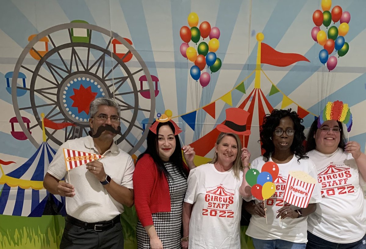 DrRamonaMorin's tweet photo. Step Right Up 🎈Setting the stage for Council PTA luncheon 🎉@gisdengagement #GISDfamily https://t.co/aYFlLmZ7r1