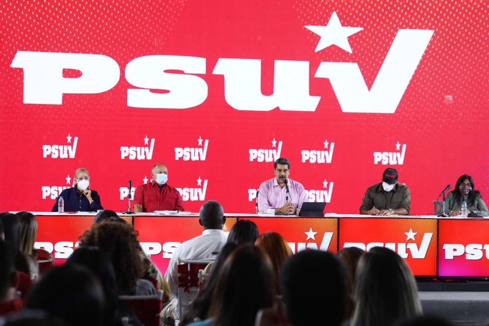 psuvorgiribarr1's tweet photo. #NotiPSUV 📰 @PartidoPSUV
Pdte. @NicolasMaduro llamó a "repensar todo a partir de las CERTEZAS de nuestro Proyecto estratégico, no a partir de las incertidumbres". Es momento de Revolucionar todas las estructuras y métodos para VENCER.
#6May
#UnearteEsCultura https://t.co/dkh7BR3SND