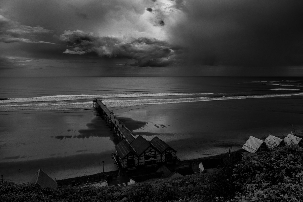 k_howard6's tweet photo. Storm clouds brewing on the NOrth Yorkshire coast at Saltburn and Coatham Marsh looking towards the now defunct Steelworks at South Gare  #southgare #fineartphotography #photography #landscape #northyorkshire #saltburn #disabilityarts https://t.co/PyS0f5g6Co