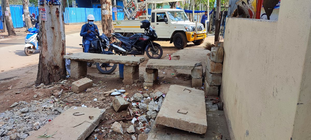 razmataz_amit's tweet image. @PMOIndia @CMofKarnataka @BBMPCOMM @BBMPAdmn @CPBlr 
Just temporary work is what we citizens are fed up with. 
Someone blocked the only privilege walkers of carmelaram had; a drain over footpath... now no option but all should swim is it??