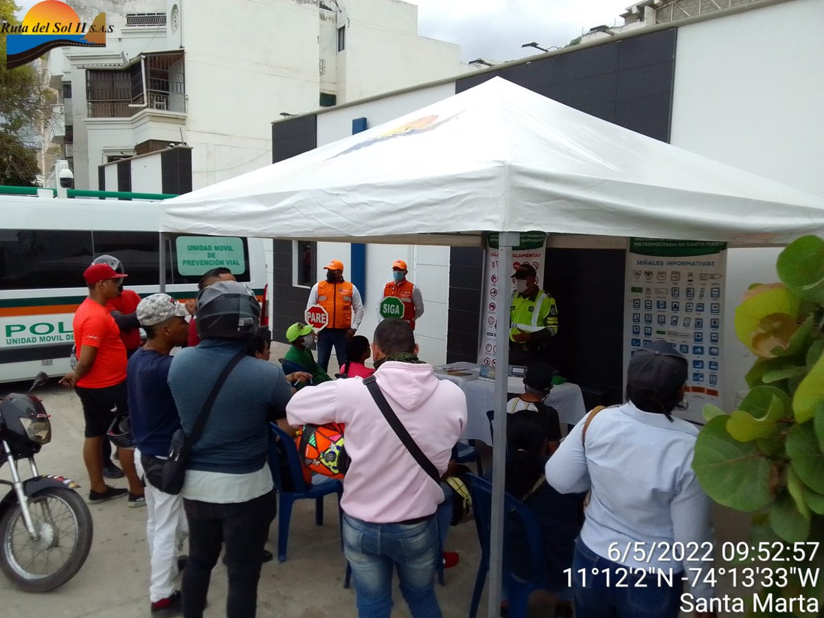 RUTADELSOLII's tweet photo. Iniciamos actividad de prevención vial en Santa Marta - Rodadero, donde tu prioridad es APASIONATE POR LA VIDA, en esta oportunidad los actores viales son los moto taxista y peatones.
RESPETANDO LAS SEÑALES DE TRANSITO TE APASIONAS DE TU VIDA... https://t.co/mc8xTV3JoA