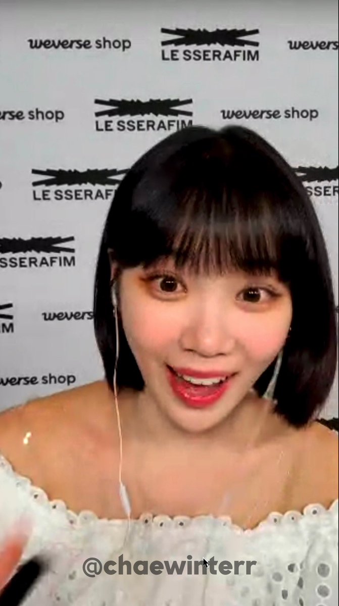 chaewinterr's tweet photo. [220506] VIDEO CALL EVENT LE SSERAFIM - CHAEWON

Skskks I was legit this shocked when she showed up on the screen 😭😭 I didn’t expect her to be the first one I’ll be meeting. I was NOT prepared fr fr 😭 honestly ion think anyone will ever be prepared sksksksjjs BUMUNGAD SI ATEEE https://t.co/t0kvcf7bow