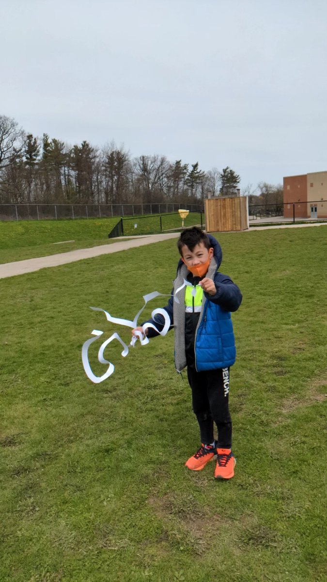 mrshansonclass's tweet photo. Perfect day to test our Wind Snakes 💨🍃 @mrscrossonclass @MargueriteHCDSB https://t.co/4n5DcPUbN6