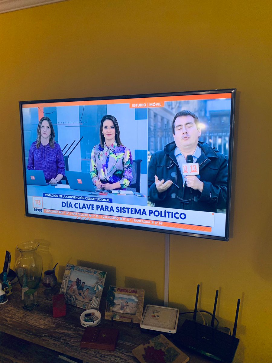 123pormy's tweet photo. Señores @T13 Amé a este periodista... Francisco.... Perdón por la foto no pude sacar una mejor... Saquen lo más seguido al aire... https://t.co/8phNOXSXI2