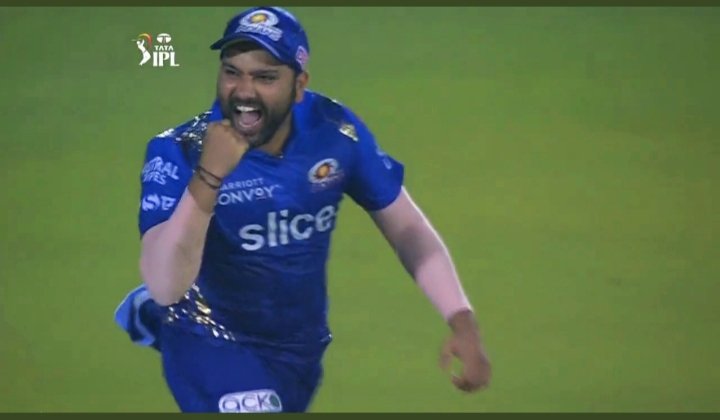 FortyFiveArmy's tweet photo. Precious @ImRo45 

#RohitSharma𓃵

https://t.co/vk2aAb8CfX