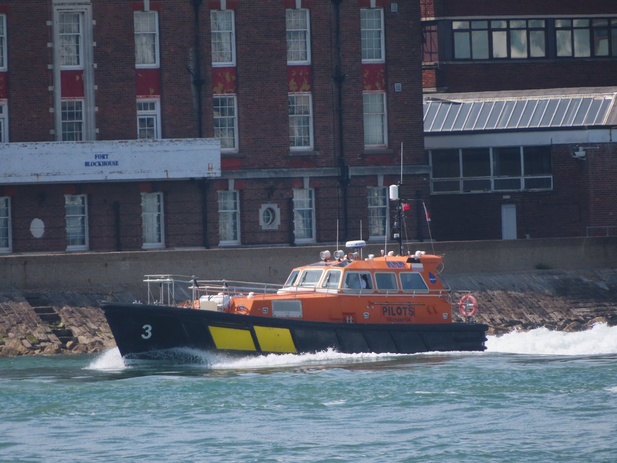 georgeemmett8's tweet image. Pilot vessel number 3 departing from Portsmouth on the 6.5.2022.