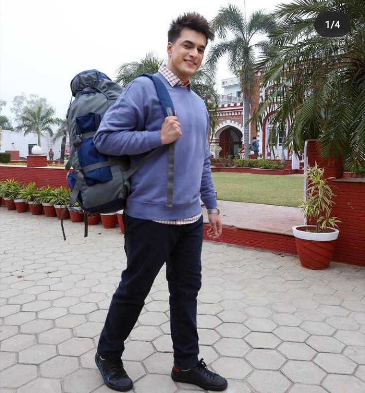 Handsome Munda. 
4M FAMILY OF MOHSIN 
#MohsinKhanHits4M