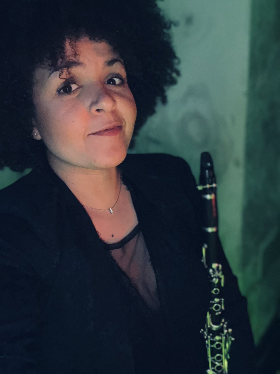 Esther_Ansaldi's tweet photo. "ℋℴ 𝓈𝒸ℯ𝓁𝓉ℴ 𝓉ℯ 𝓅ℯ𝓇𝒸𝒽é 𝓂𝒾 𝒹𝒶𝒾 𝓁'𝒾𝓂𝓅𝓇ℯ𝓈𝓈𝒾ℴ𝓃ℯ 𝒸𝒽ℯ 𝒸𝒾 𝓈𝒶𝓇𝒶𝒾 𝓈ℯ𝓂𝓅𝓇ℯ."

#clarinetlover #musician #klarinette #clarinet_the_world #clarinetto #clarinet #concert #musica #music #wearebuffet #vandorenreeds #vandorenmouthpieces #clarinetplayer https://t.co/SB0VwSDd5c