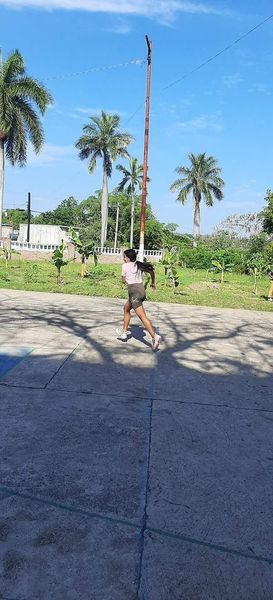 EnmaEsbu's tweet photo. 7mo 4 y su profesora Yolexis Castañeda, disfrutando de un encuentro divertido y sano en "Deporte Participativo".
La recreación sana y el deporte ;cultivan el espíritu. https://t.co/kD43VLK6Y5