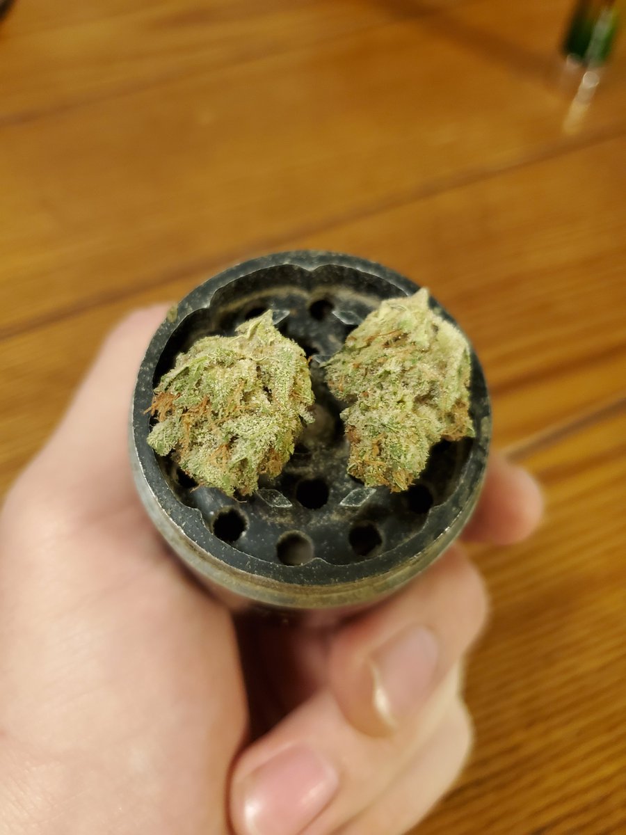 bud_ease_'s tweet photo. Blue Coffin eighth from @WholePlants. I'm a big fan of this one. The taste was great and what a great way to end the night; stuck! #pamedicalmarijuana #pammjpatients #pammj #pammjreviews #pammjpatient #mmjcommunity #mmjpatients #mmjlifestyle #medicalmarijuana https://t.co/uCvPuw7V8a