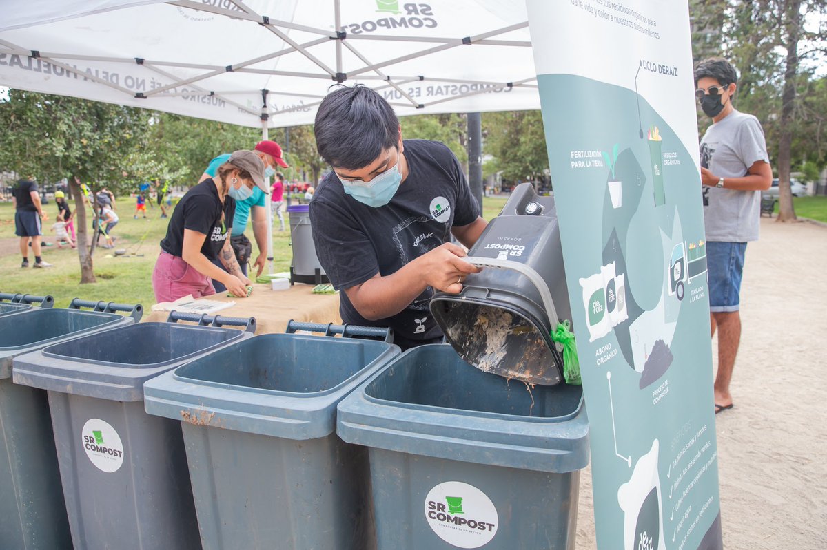 Muni_provi's tweet photo. SR. COMPOST♻️🪱🍌🍅
¡Cambio de día!🧐Solo por este fin de semana, el #SrCompost estará este sábado en #PlazaLasLilas, para recibir y #reciclar tus #residuos #orgánicos. ¡Te esperamos de 10:30 a 13:30hrs!🥳 https://t.co/dSE40iRmXi