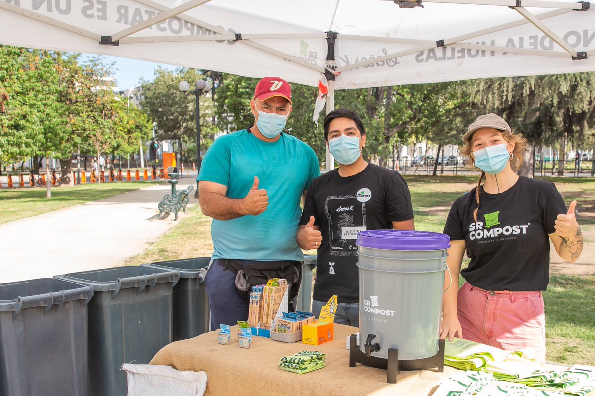 Muni_provi's tweet photo. SR. COMPOST♻️🪱🍌🍅
¡Cambio de día!🧐Solo por este fin de semana, el #SrCompost estará este sábado en #PlazaLasLilas, para recibir y #reciclar tus #residuos #orgánicos. ¡Te esperamos de 10:30 a 13:30hrs!🥳 https://t.co/dSE40iRmXi