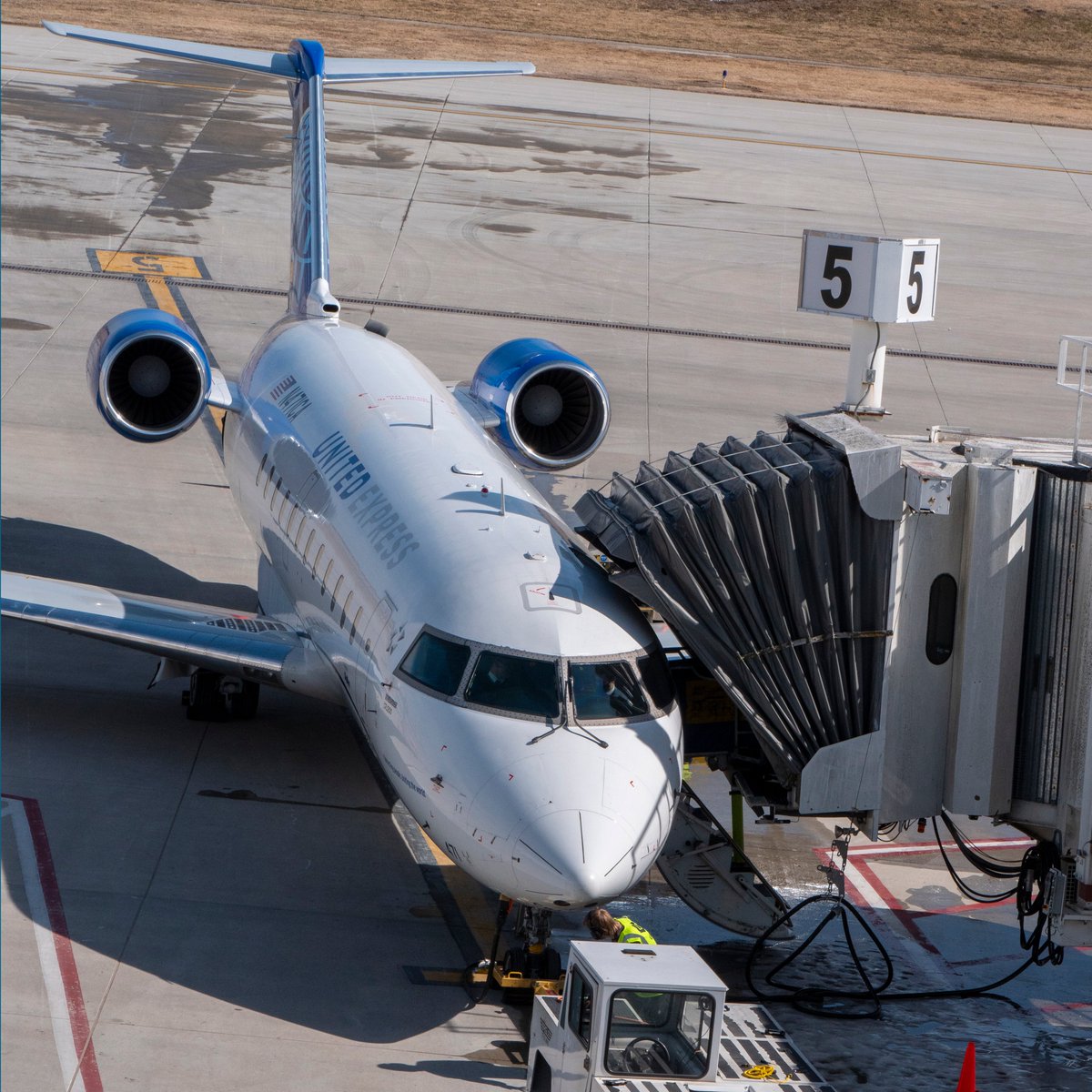 Airline passenger numbers at our airport set a record for the month of March, with 97,457 total passengers. Hopefully, it's a sign that the airlines are on the road to a full recovery from the pandemic. Read more here:facebook.com/flysgf/posts/5… #sgf #SpringfieldMo #BransonMo