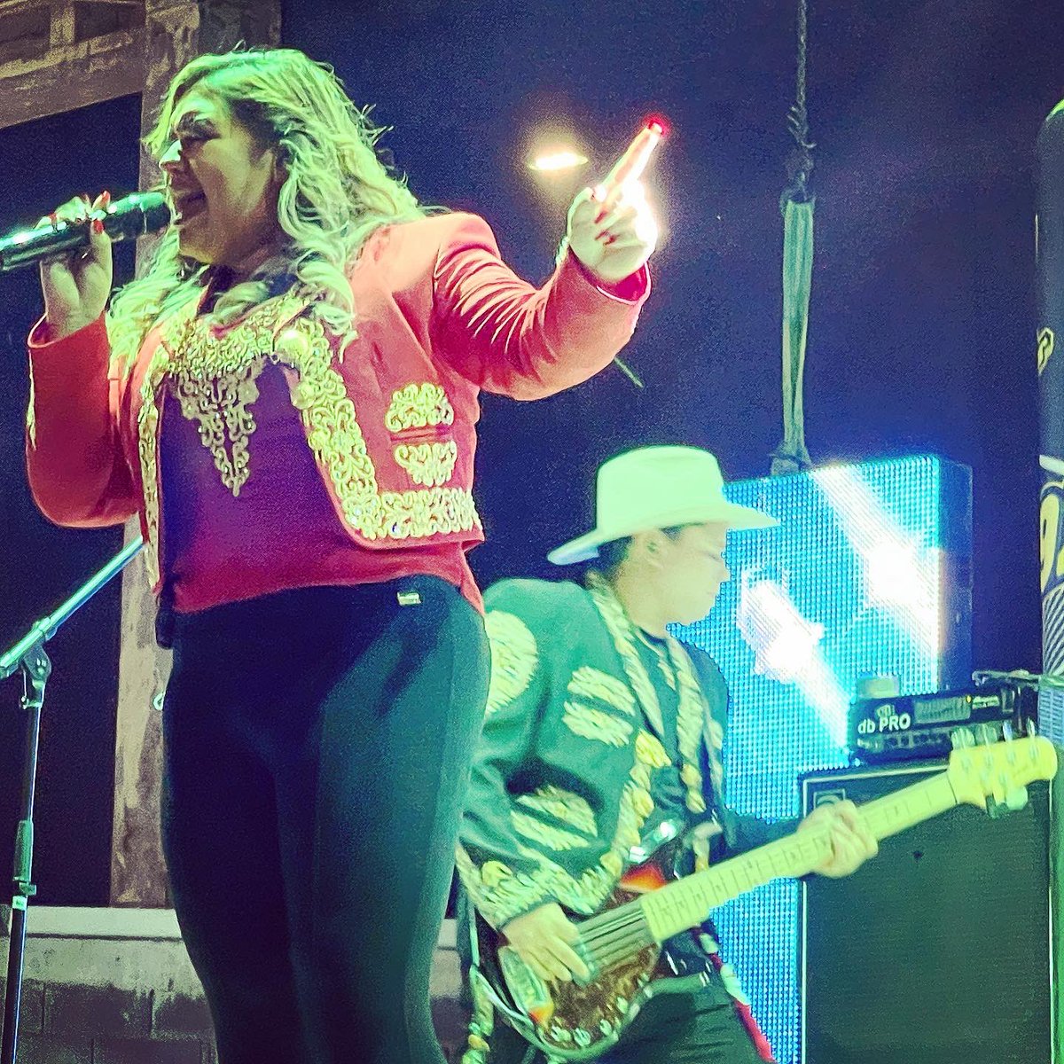 destinynavaira's tweet photo. Muchísimas gracias @lamejorfmmty y @jardincervezaexpoferia hasta la próxima MTY 🇲🇽✨🎶🤍 #destinynavaira #dimecomosesiente #destinyyremedio #mujeresdelamusica #losnavaira #mexico #texas #newtejano #monterrey #grupera #unimusik #globalcase https://t.co/zT1eCJtDeU