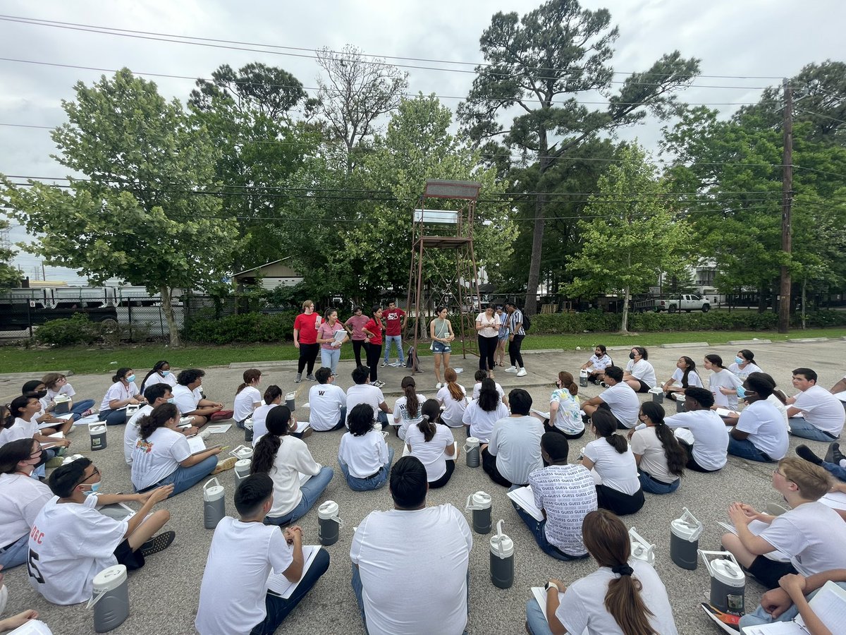 waltripramband's tweet photo. Special guest appearances by our RamBand Drum Major Team from 2018-2019! Thanks for sharing your wisdom with our leadership candidates! #TheWaltripWay #Tradition https://t.co/e1YJ4pOA66