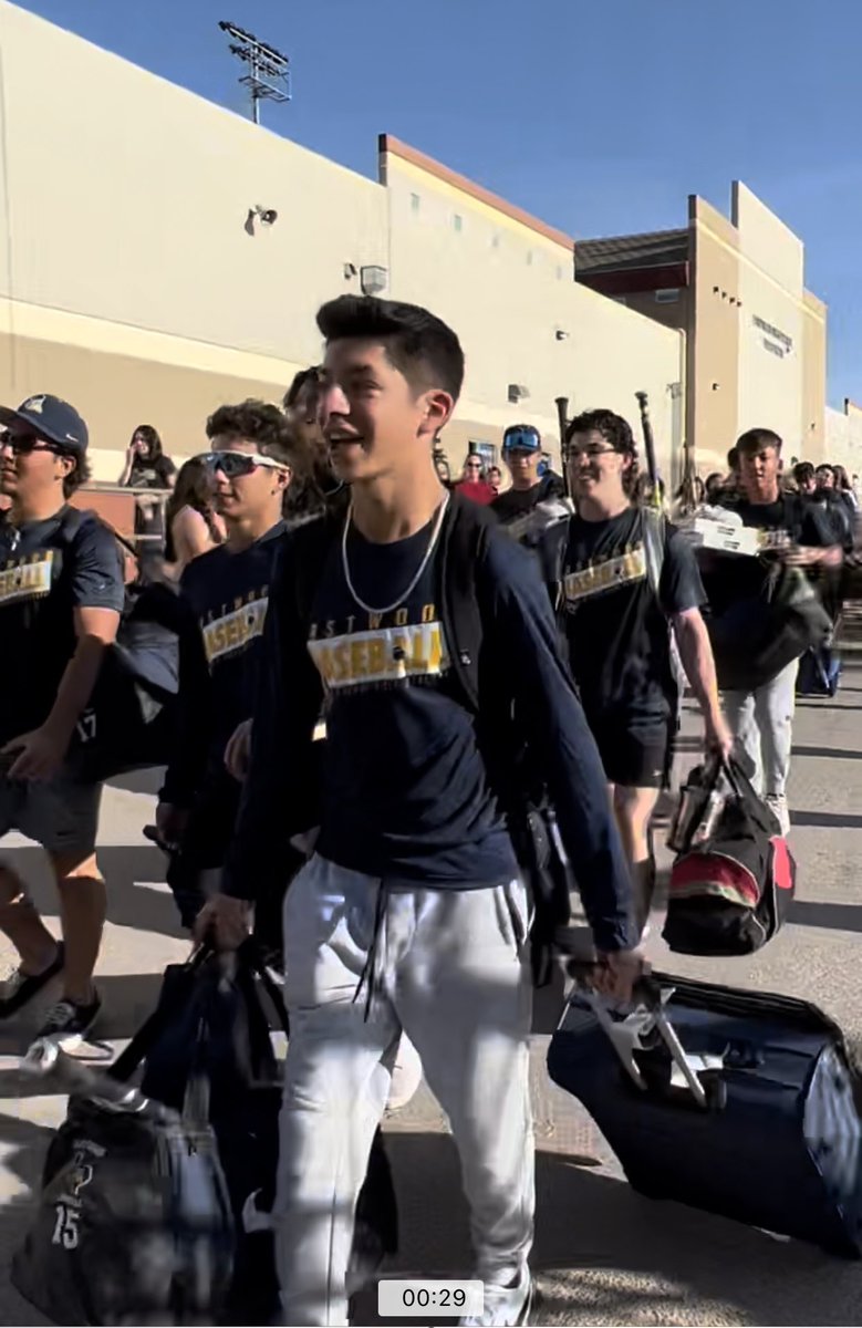 Good luck Troop <a href="/TroopersEhs/">EHS_Troopers_Baseball</a> and to my nephew Noah at the 6-A State Playoffs!! 💙💛#proudaunt