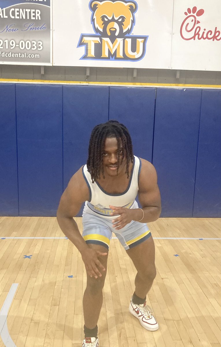 GHS_RIVERA's tweet photo. Congrats to our very own Damarrie Hayes, he has been offered and will be signing his LOI within the next day or so.  He has come a long way and will def.  jump levels quickly!  One of the best Young men walking on Campus.  They are getting an absolute Great Student-Stud Athlete! https://t.co/QSTvYvEjYQ