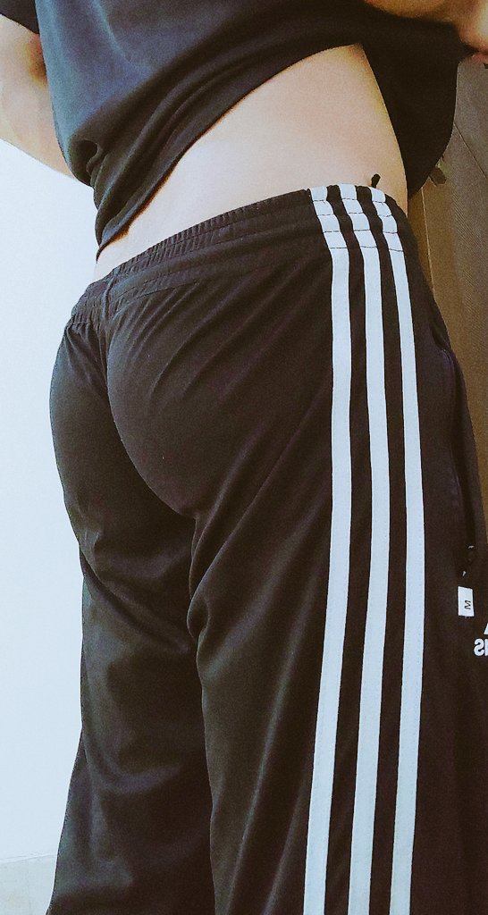 Bottom boy tweet media