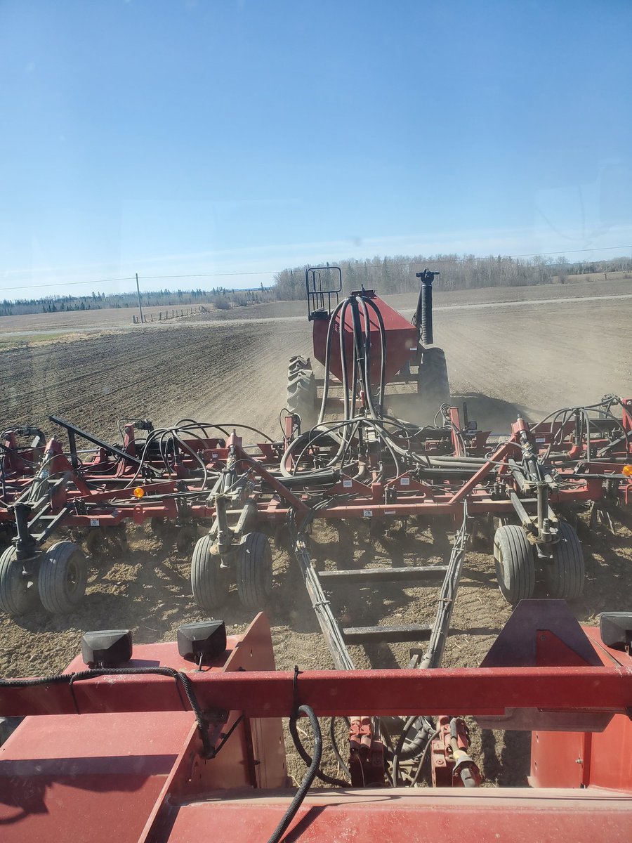 chumer68's tweet photo. Planting started northern Ontario #Plant22 @cashcrop10 @leveille57 @FDave255 https://t.co/G3uPEGK7AL