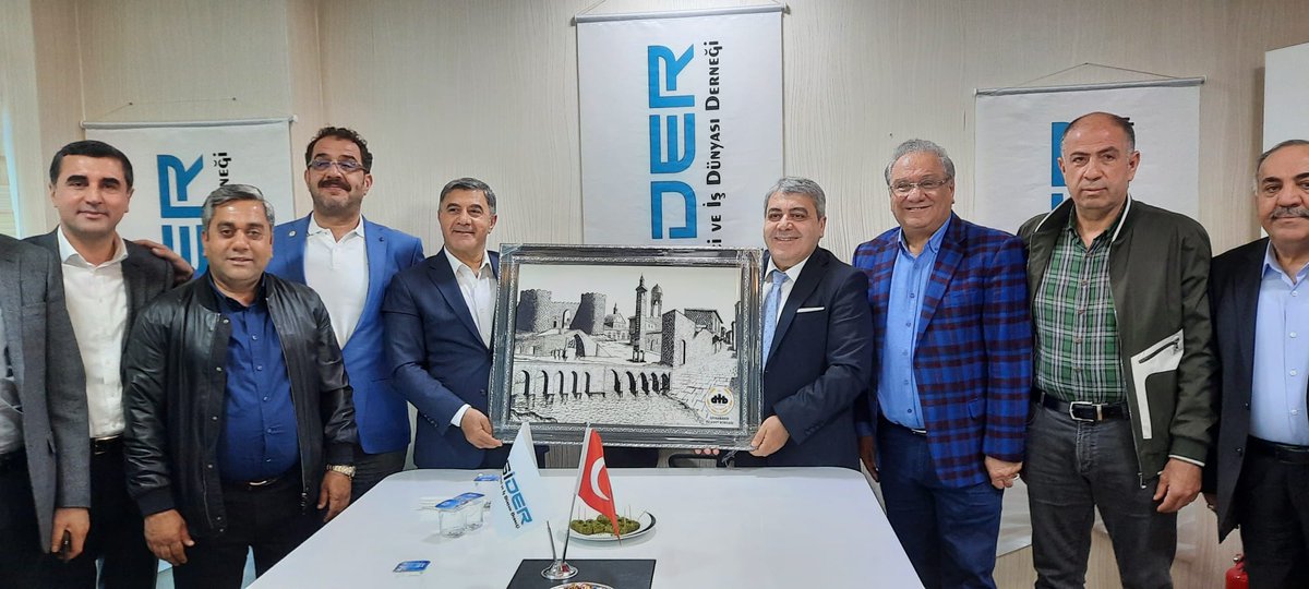 Diyarbakır Ticaret Borsası Başkanı Sn.Engin Yeşil ve Yönetim Kurulu Üyeleri ile Derneğimize ziyarette bulundu, nazik ziyaretlerinden dolayı teşekkür ederiz.