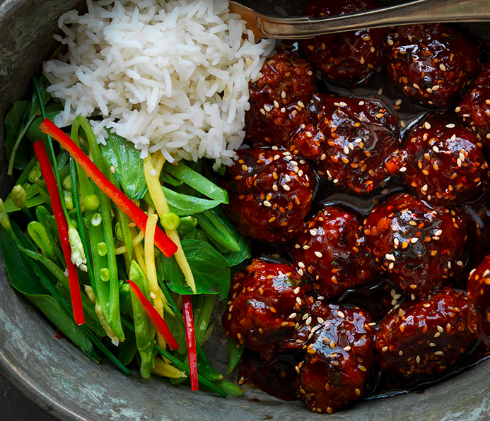 EquityDiamond's tweet photo. #DineWithMe
You'll love  #veagan #sticky #balls.

I really enjoyed these #sticky #korean #oumph balls in #teriyaki &amp; #bulgogi sauce with #sesame #seeds and chopped fresh coriander,  + #steamed #Basmati #rice

My belly says "Thank you and Good night my friends."

@JohnLukeNYC https://t.co/s2gMW9APXd